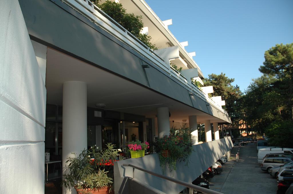 Isvico Apartment *